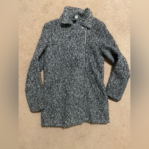 EUC Size 6 H&M Black and White Bouclé Jacket - Picture 5 of 5